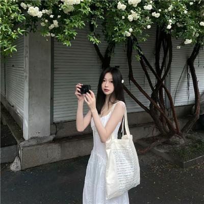 黄昏时分、牵着手
